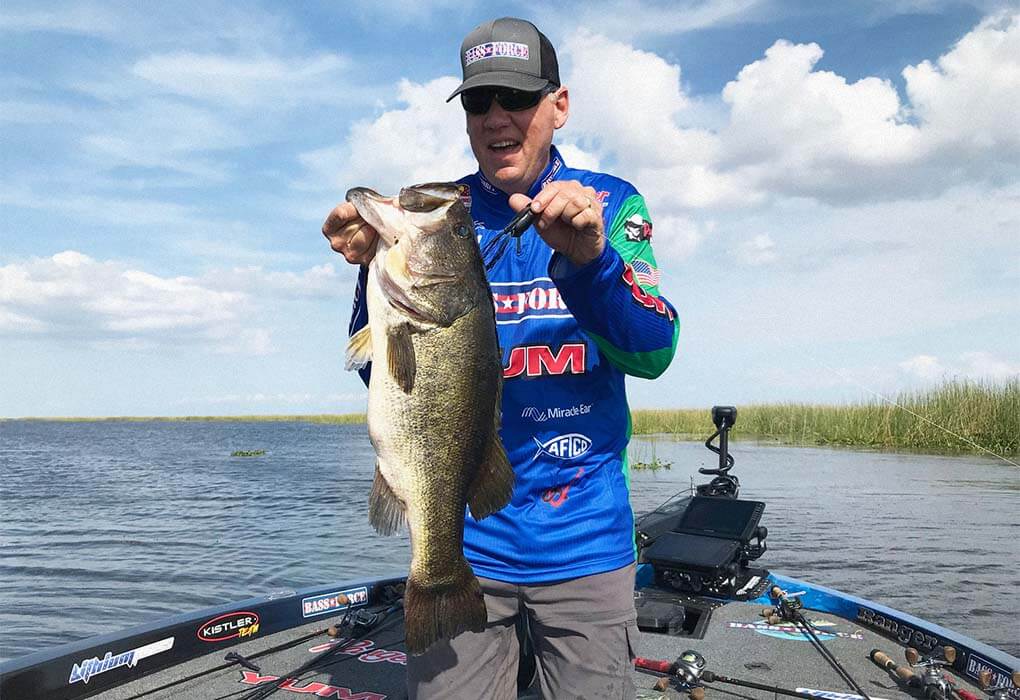 Alton Jones Sr. and other top pros give out fishing tips on the Bass Force app. (Photo by Major League Fishing)