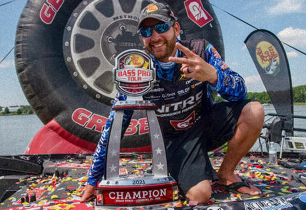 Ott DeFoe scored a runaway win in the Bass Pro Tour event at the Harris Chain of Lakes in Florida. (Photo by Garrick Dixon/Major League Fishing)