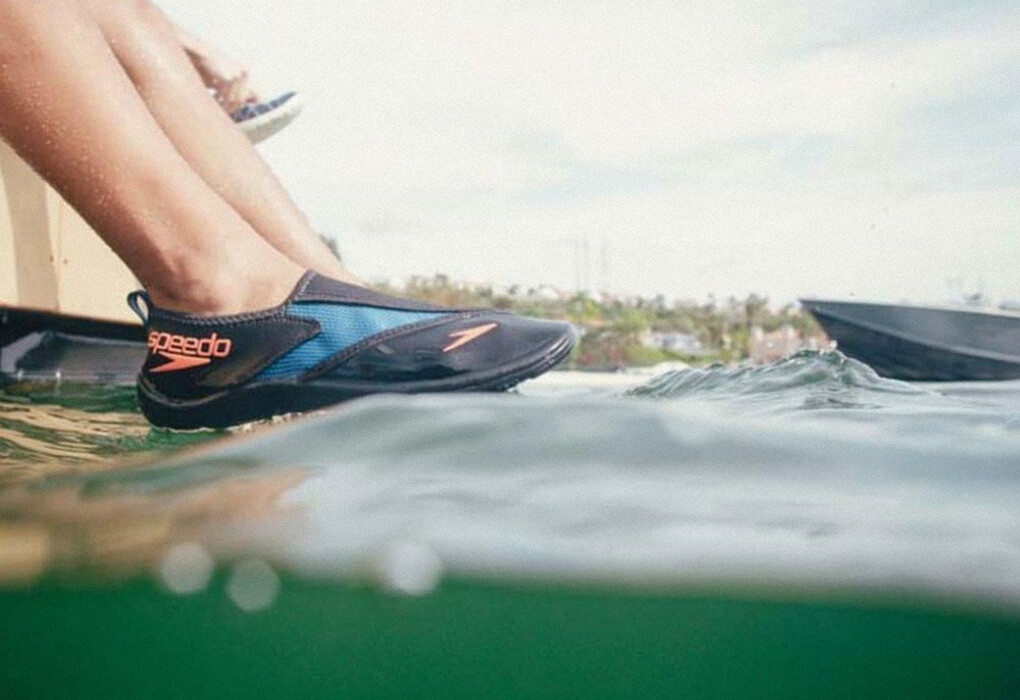 Speedo Water Shoe Surfwalker PRO 3.0 dipped in water by man